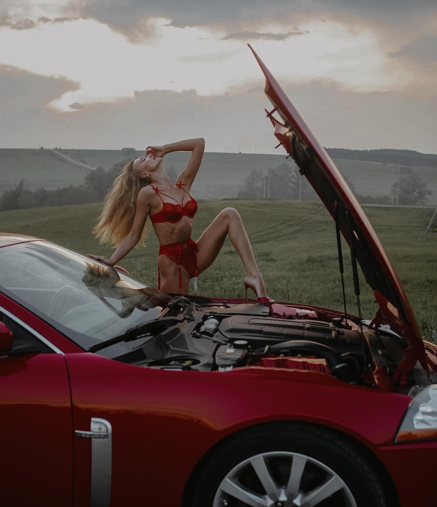 Надежда привлекальеная девушка из Севастополя цена от 10000 руб