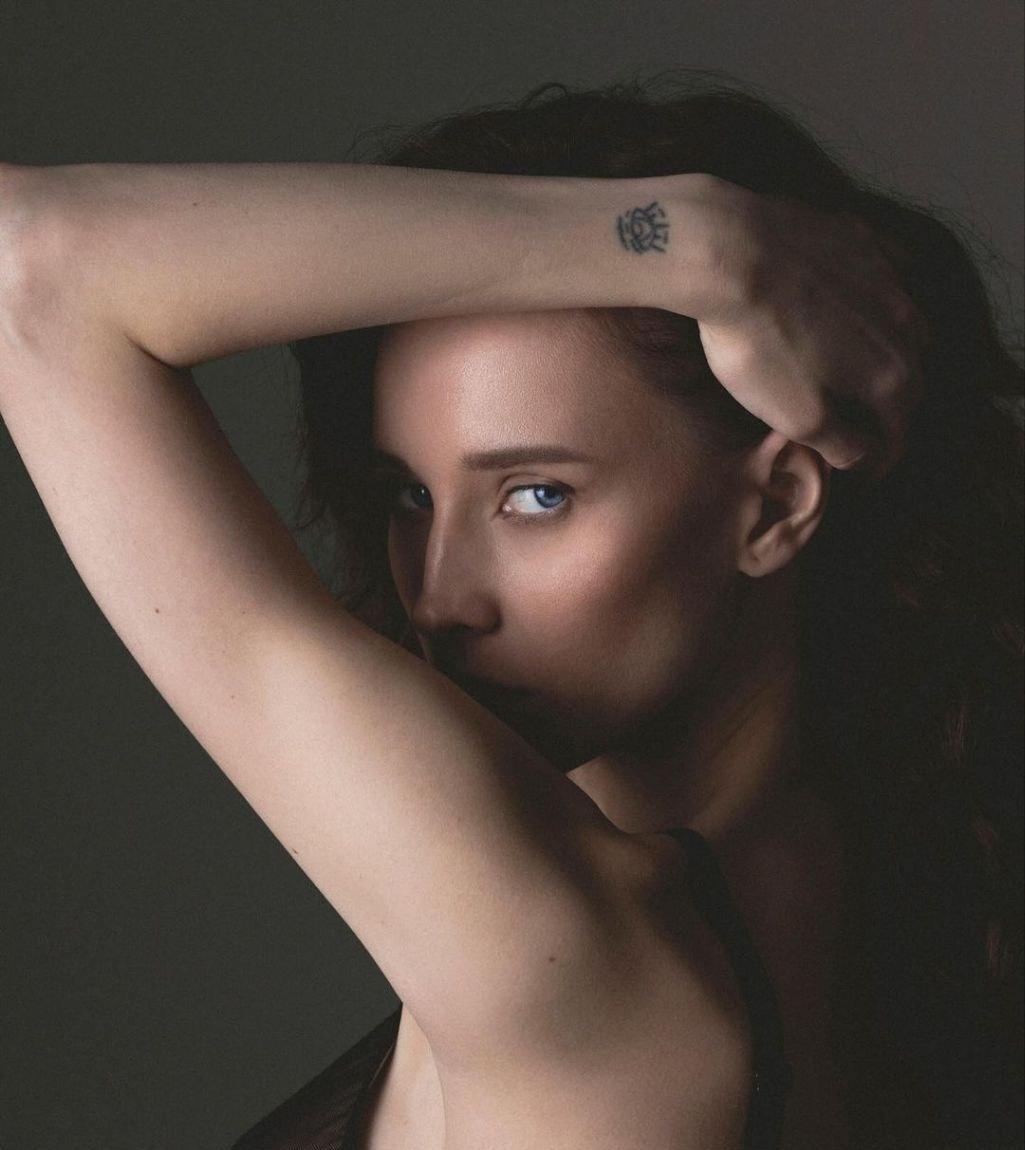 Александра привлекальеная девушка из Севастополя цена от 10000 руб