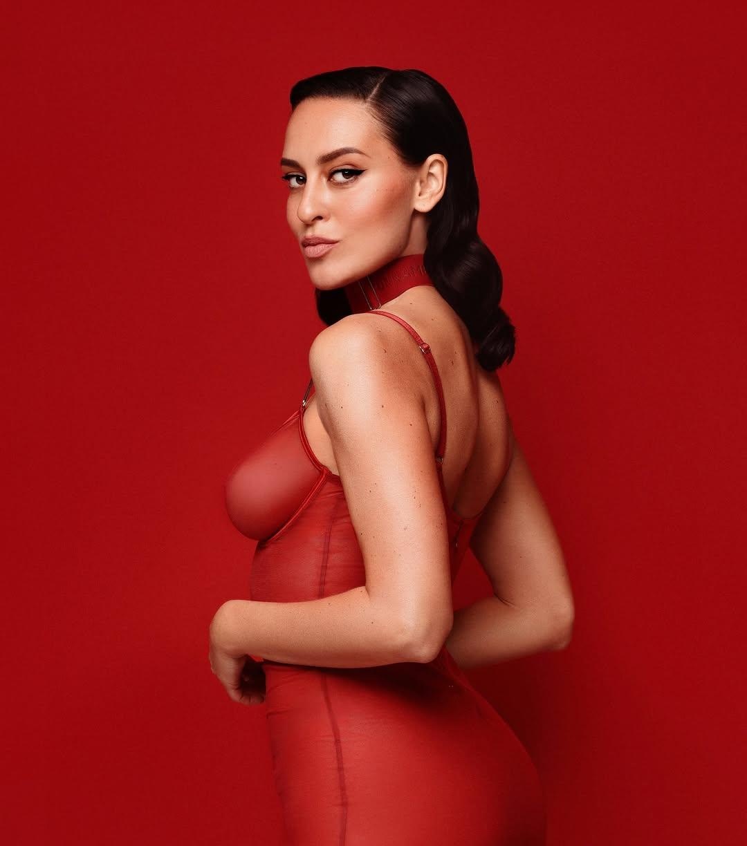 Дарина привлекальеная девушка из Севастополя цена от 8000 руб