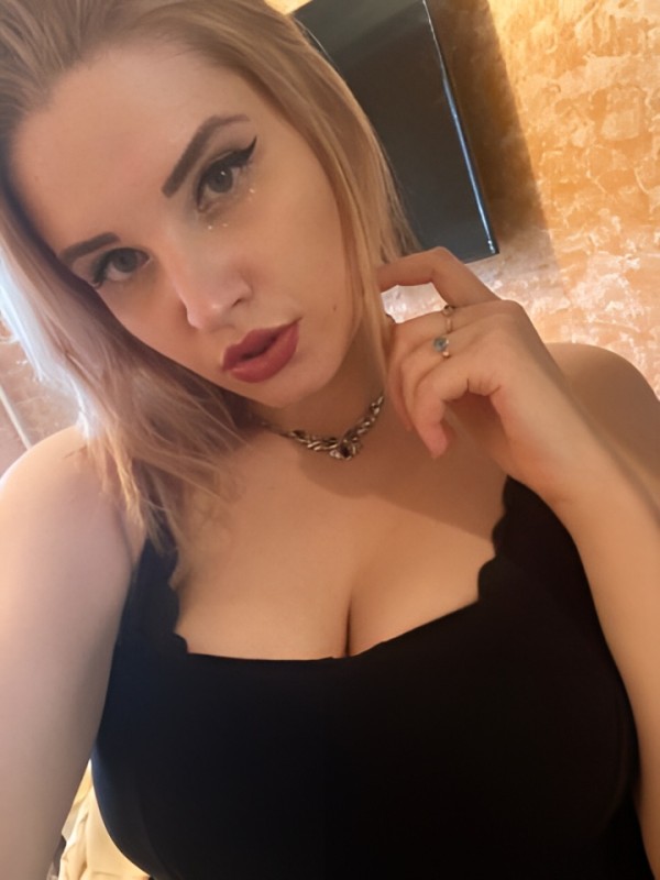 Роксана привлекательная девушка из Севастополя цена от 2500 руб