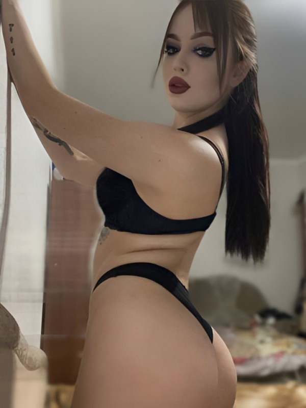 Владислава привлекательная девушка из Севастополя цена от 10000 руб