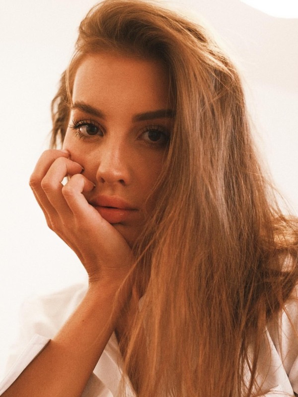 Ангелина привлекательная девушка из Севастополя цена от 4000 руб